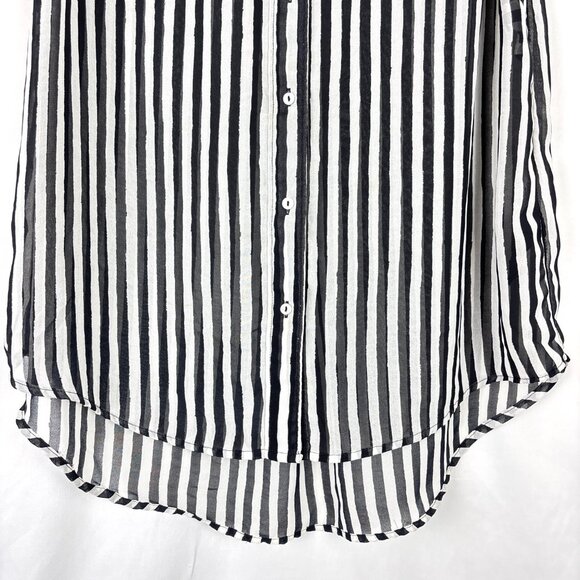 H&M‎ Sleeveless Button-Down Blouse Women’s Size 10 Black White Vertical Stripe - Picture 3 of 13